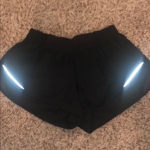 Black LuluLemon  Hotty Hot short ||